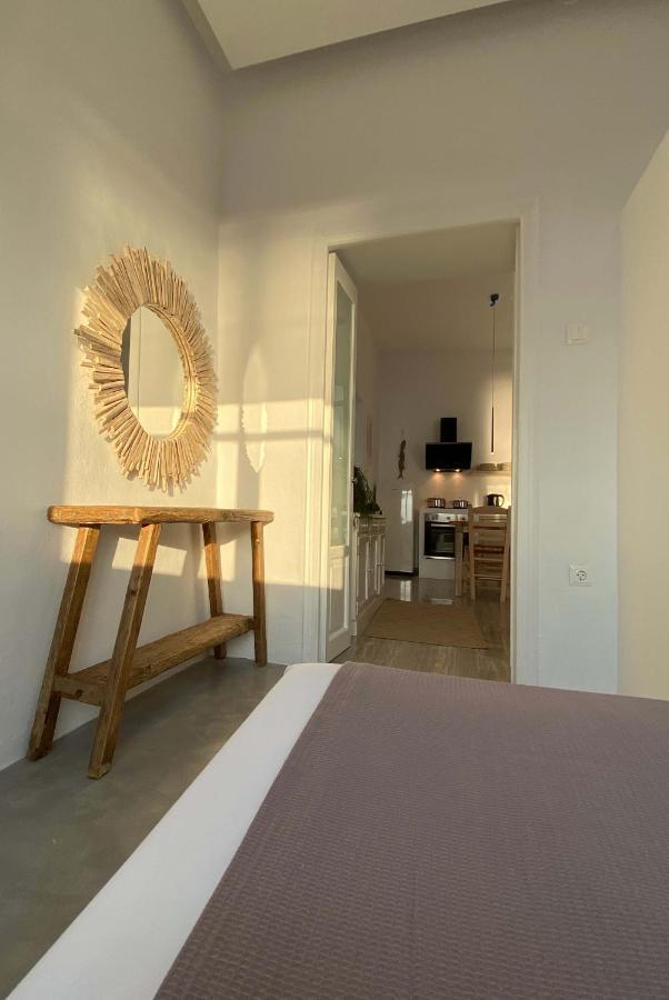 Lyra Seafront Apartment , Paroikia Town Center Eksteriør bilde